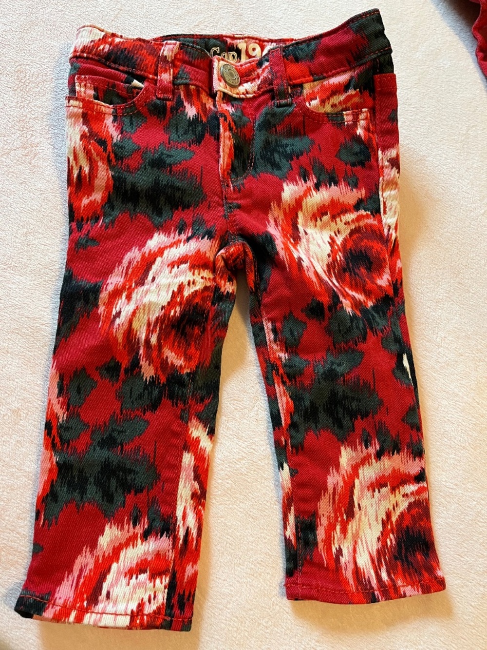 Baby Gap Girls Red Rose/Floral Jeans Vintage 12-18 months